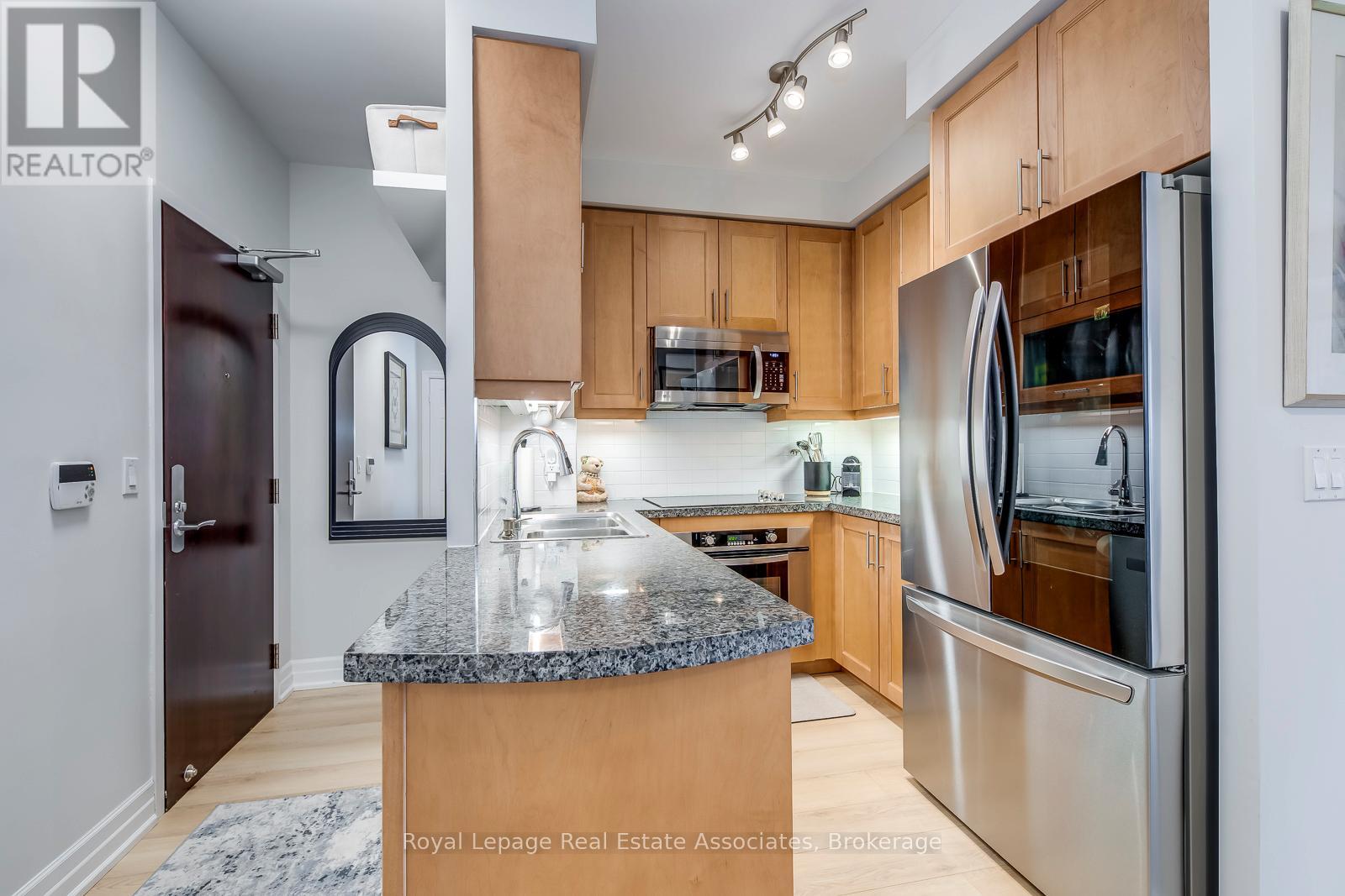 2401 - 35 Balmuto Street, Toronto, Ontario  M4Y 0A3 - Photo 6 - C12763884