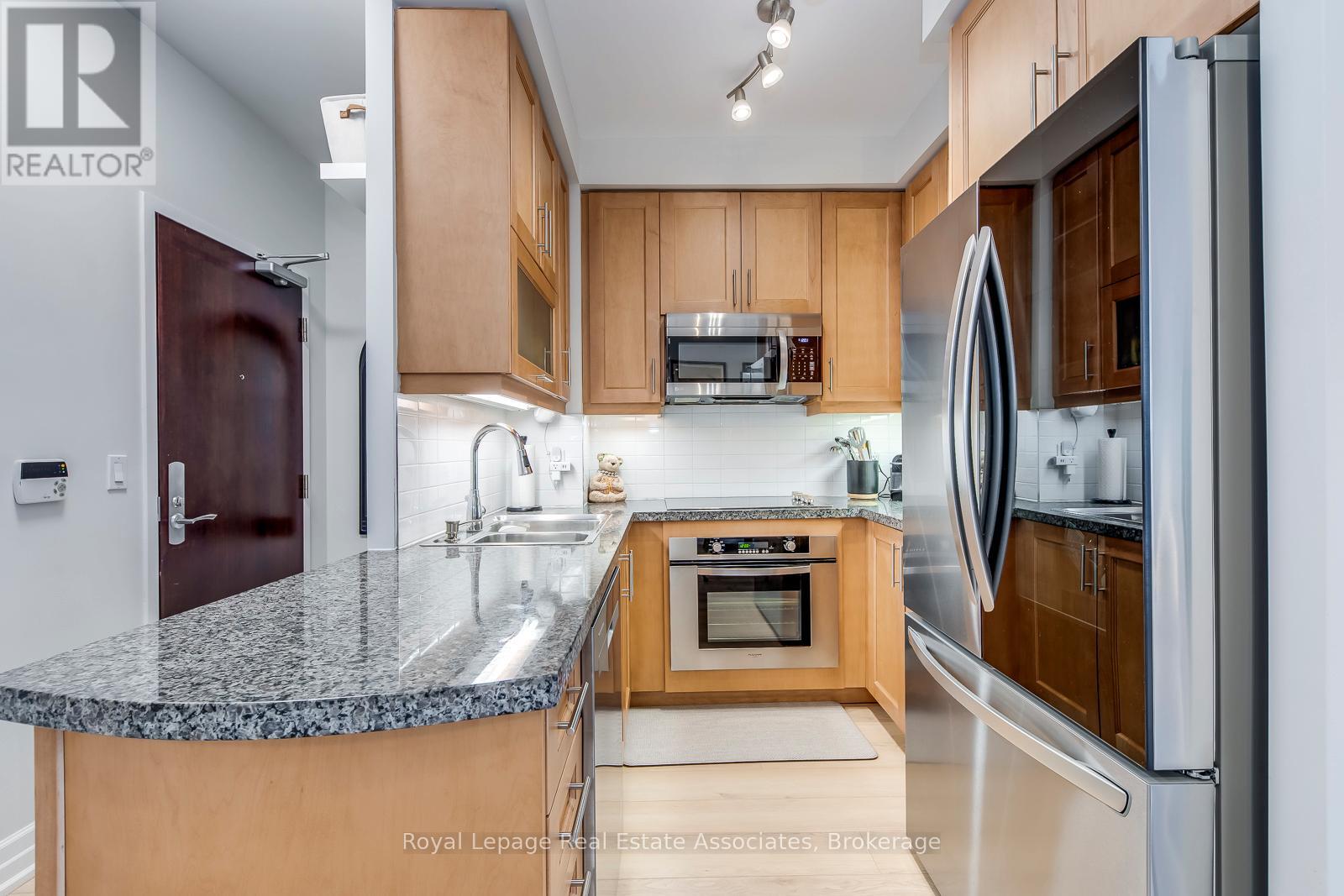 2401 - 35 Balmuto Street, Toronto, Ontario  M4Y 0A3 - Photo 7 - C12763884