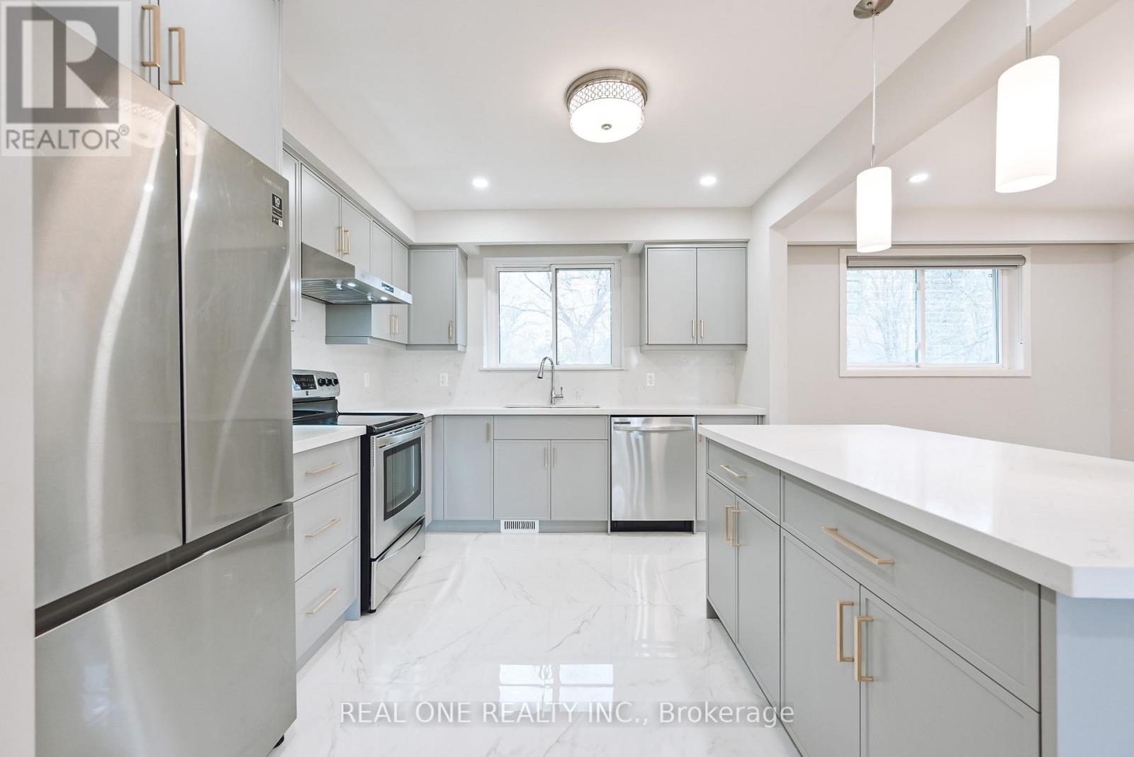 116 Castlegrove Boulevard, Toronto, Ontario  M3A 1L6 - Photo 12 - C12763942