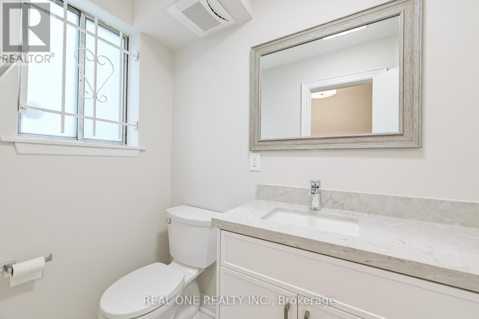 116 Castlegrove Boulevard, Toronto, Ontario  M3A 1L6 - Photo 8 - C12763942