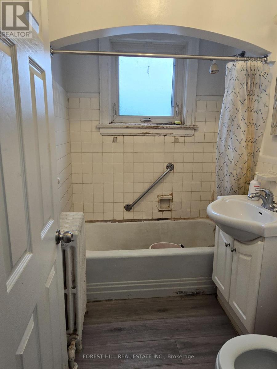 10 Bryant Avenue, Toronto, Ontario  M4C 5G8 - Photo 7 - E12763758