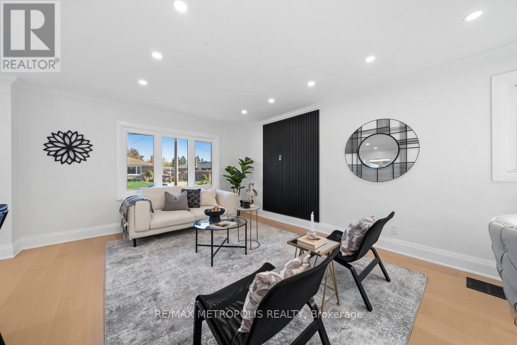 27 Gully Drive, Toronto, Ontario  M1K 4W3 - Photo 7 - E12763800