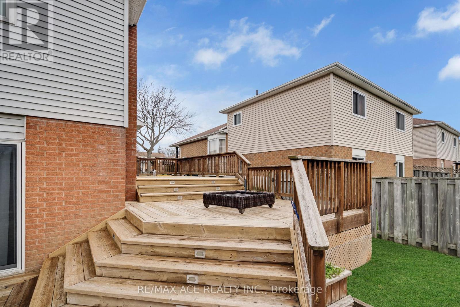 52 Foster Creek Drive, Clarington, Ontario  L1B 1G4 - Photo 36 - E12763806