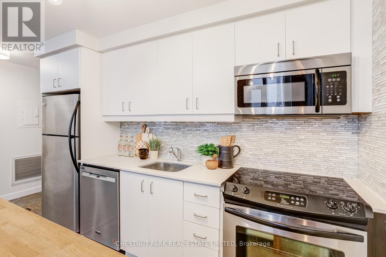 225 - 201 Carlaw Avenue, Toronto, Ontario  M4M 2S3 - Photo 11 - E12763902