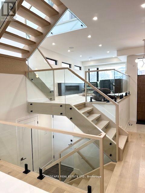 2b Holmstead Avenue, Toronto, Ontario  M4B 1T1 - Photo 11 - E12763912