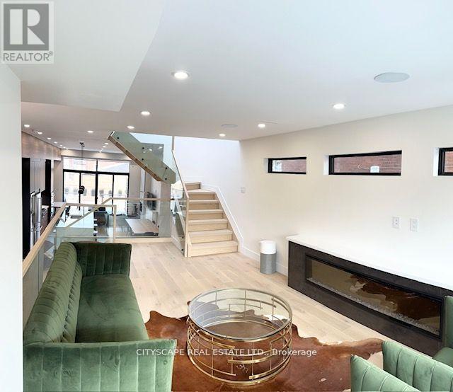 2b Holmstead Avenue, Toronto, Ontario  M4B 1T1 - Photo 13 - E12763912