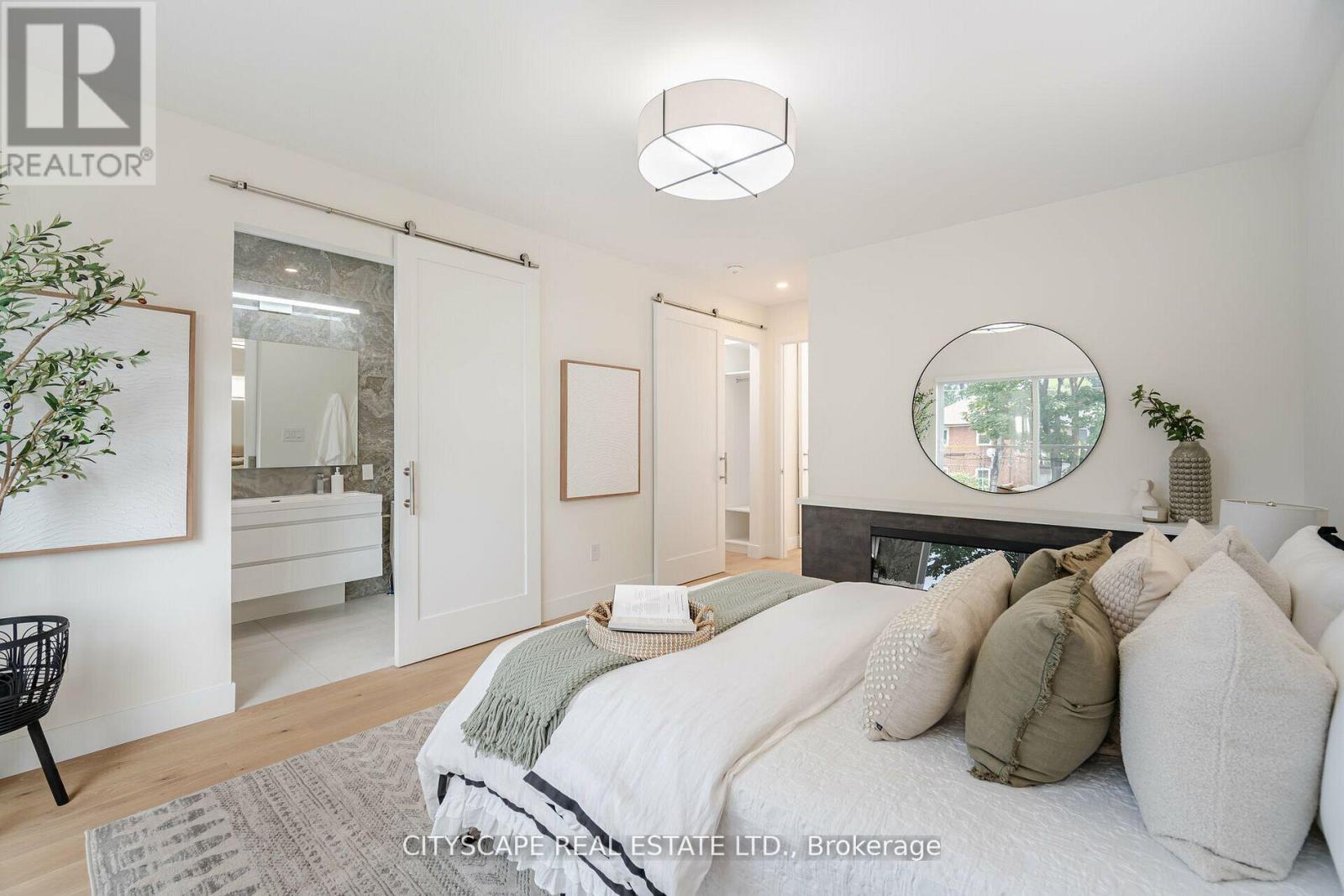 2b Holmstead Avenue, Toronto, Ontario  M4B 1T1 - Photo 18 - E12763912