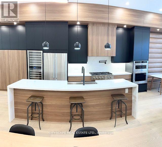 2b Holmstead Avenue, Toronto, Ontario  M4B 1T1 - Photo 8 - E12763912