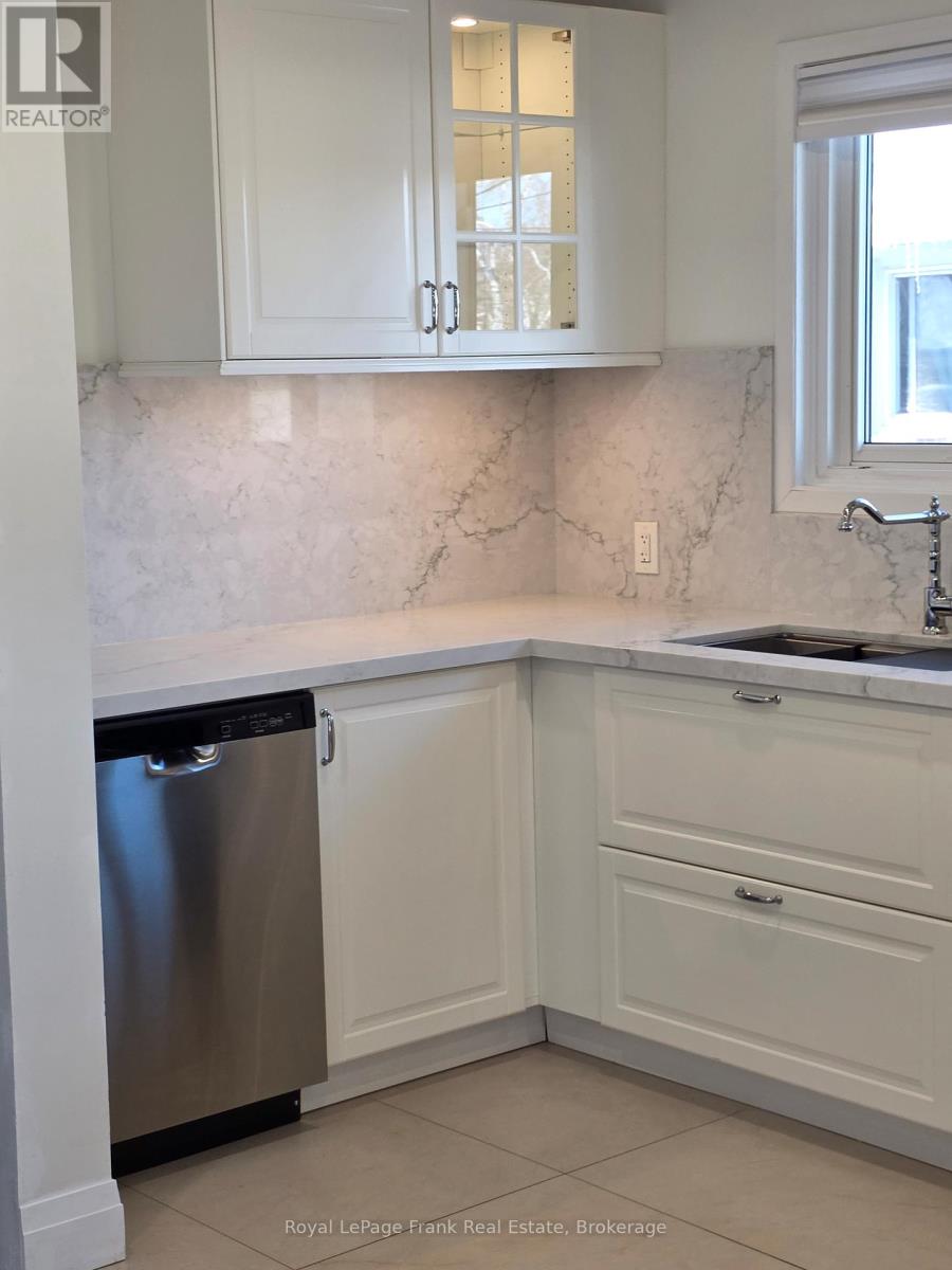 660a Chipmunk Street, Pickering, Ontario  L1W 2W1 - Photo 7 - E12763914