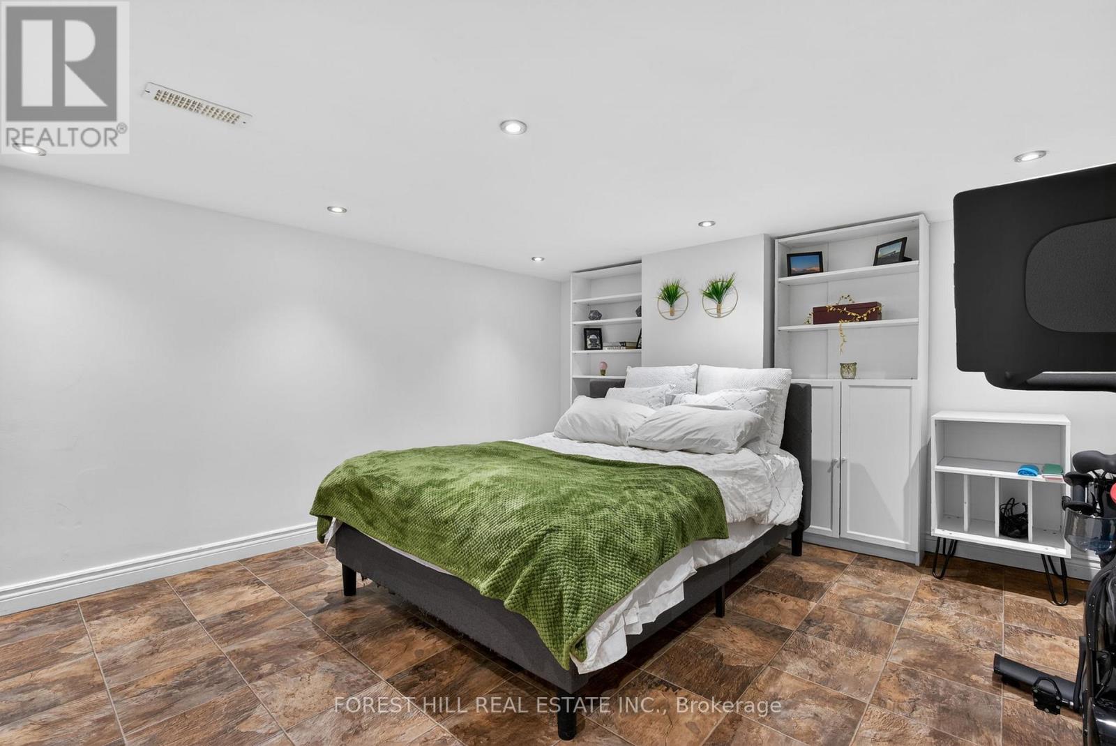 151 Dawes Road, Toronto, Ontario  M4C 5C1 - Photo 24 - E12763938