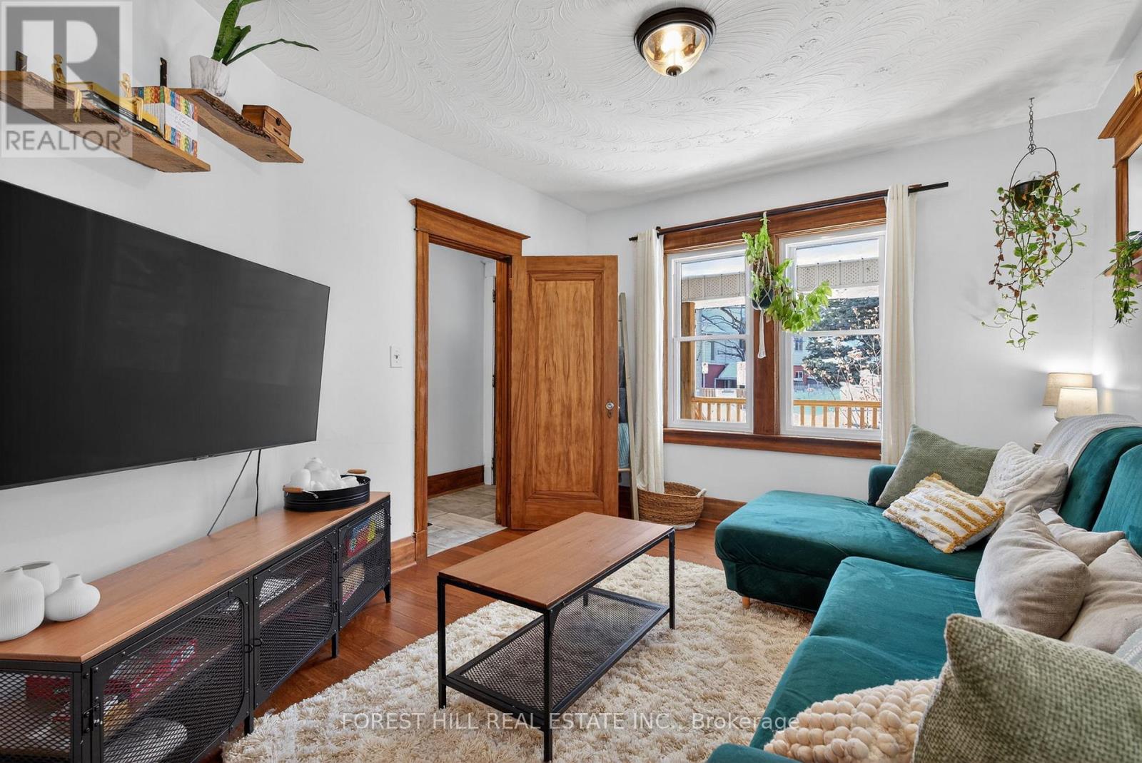 151 Dawes Road, Toronto, Ontario  M4C 5C1 - Photo 5 - E12763938