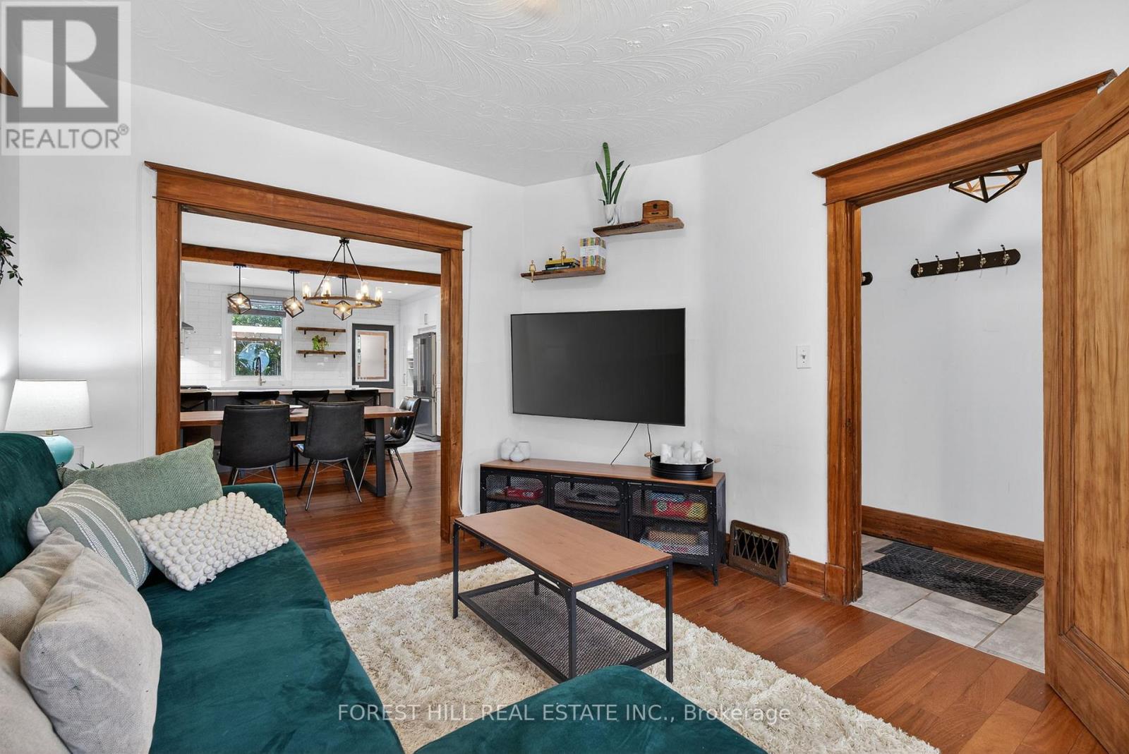 151 Dawes Road, Toronto, Ontario  M4C 5C1 - Photo 6 - E12763938