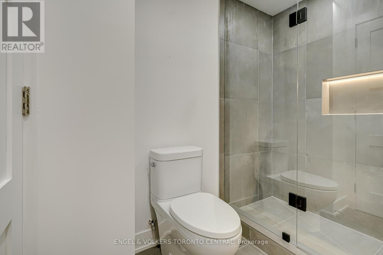 230 Willow Avenue, Toronto, Ontario  M4E 3K7 - Photo 14 - E12763962