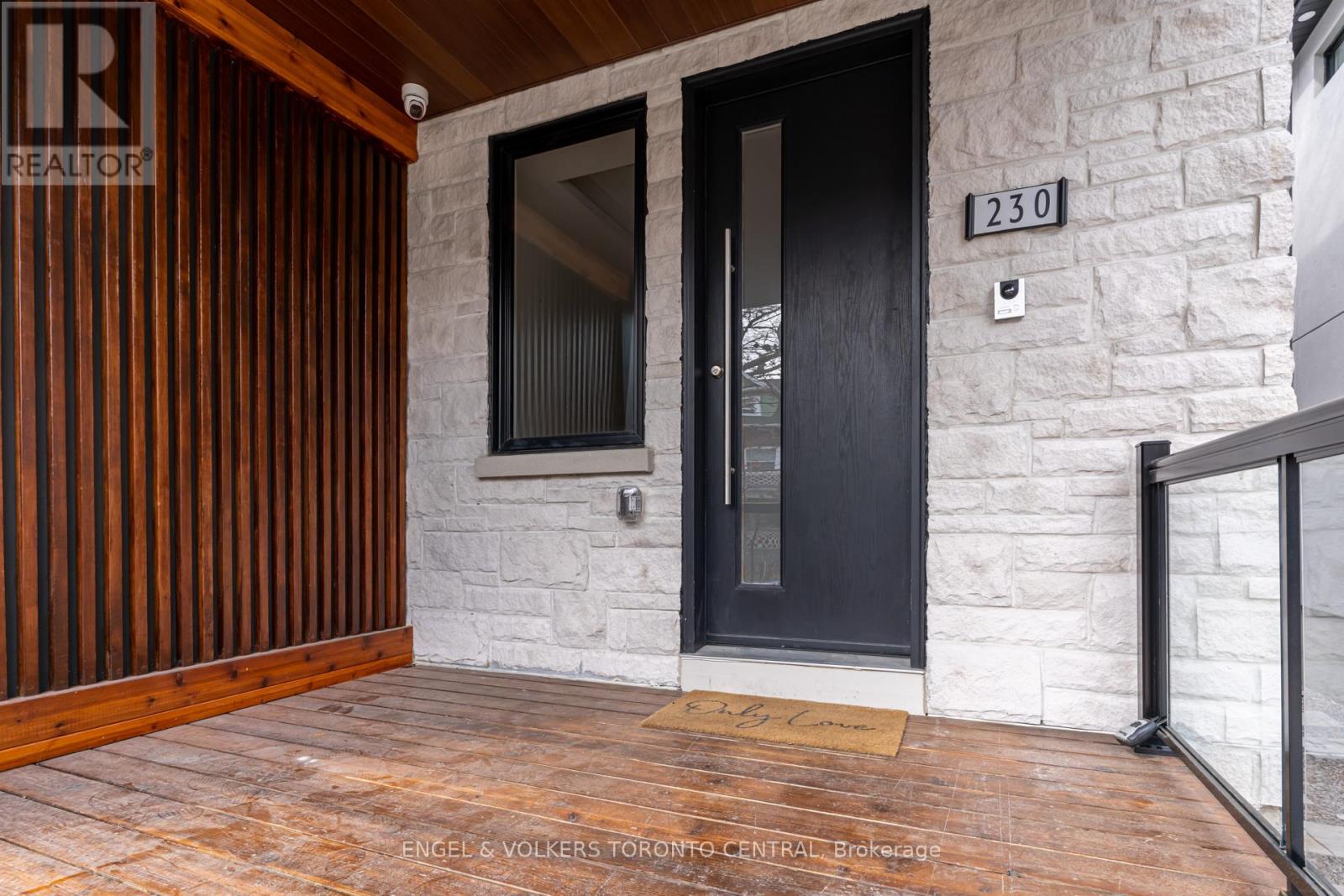 230 Willow Avenue, Toronto, Ontario  M4E 3K7 - Photo 3 - E12763962