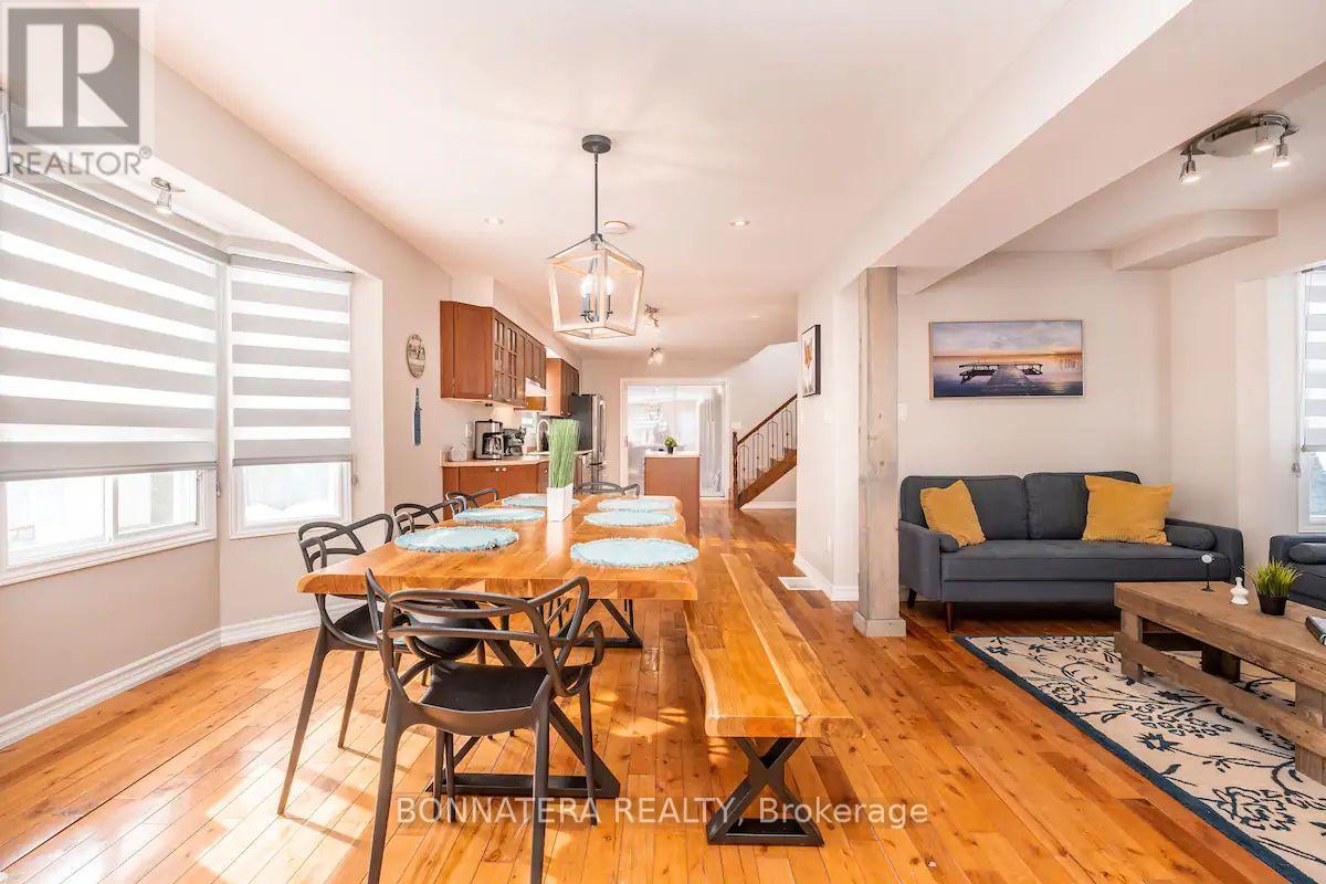 687 Innisfil Beach Road, Innisfil (Alcona), Ontario  L0L 2M0 - Photo 11 - N12763774