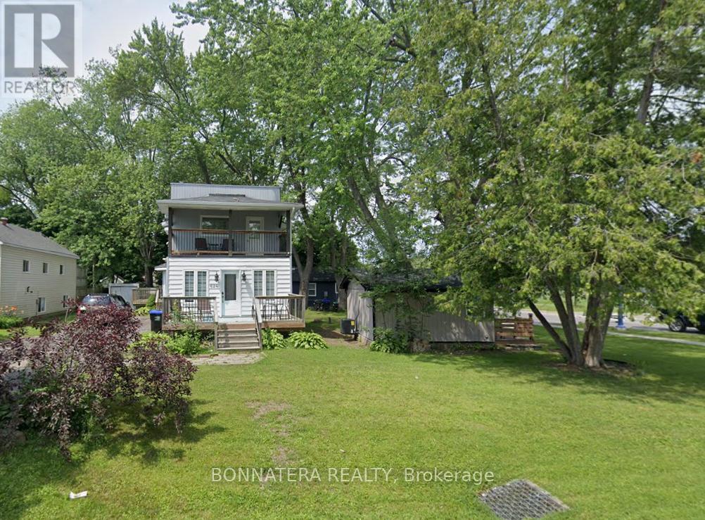 687 Innisfil Beach Road, Innisfil (Alcona), Ontario  L0L 2M0 - Photo 2 - N12763774