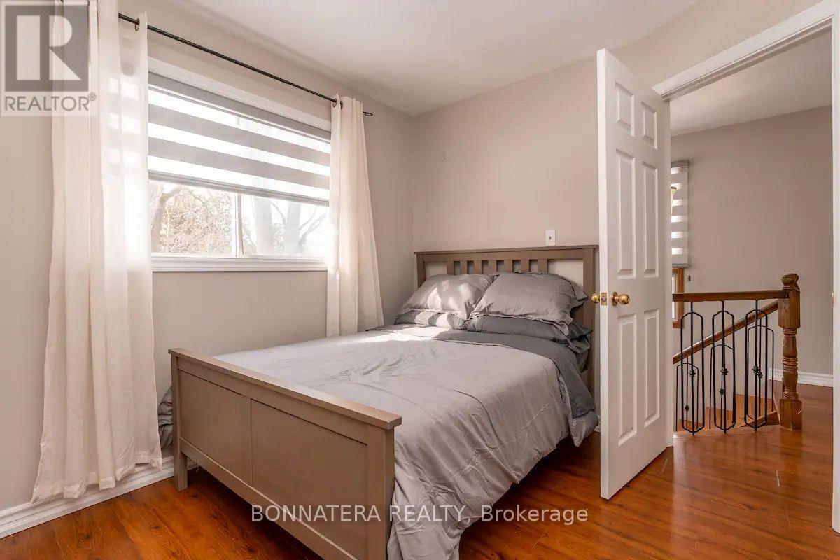 687 Innisfil Beach Road, Innisfil (Alcona), Ontario  L0L 2M0 - Photo 22 - N12763774