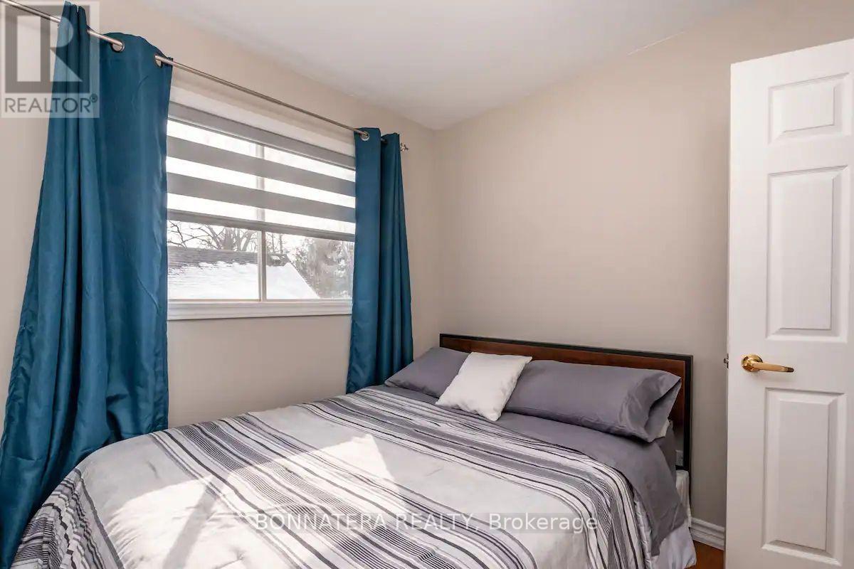 687 Innisfil Beach Road, Innisfil (Alcona), Ontario  L0L 2M0 - Photo 23 - N12763774