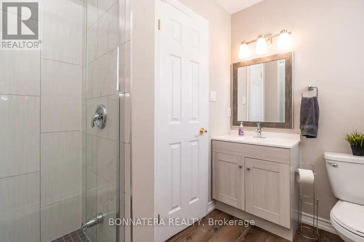 687 Innisfil Beach Road, Innisfil (Alcona), Ontario  L0L 2M0 - Photo 24 - N12763774