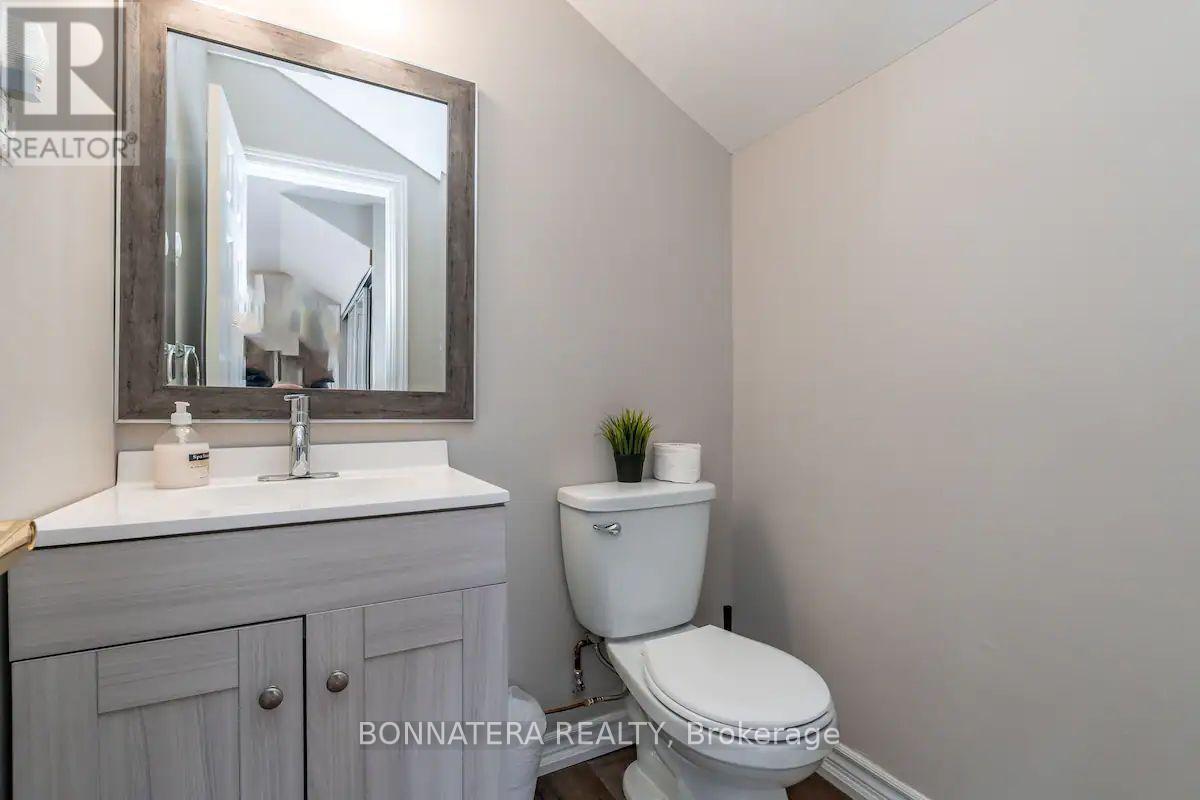 687 Innisfil Beach Road, Innisfil (Alcona), Ontario  L0L 2M0 - Photo 25 - N12763774