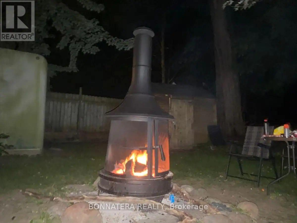 687 Innisfil Beach Road, Innisfil (Alcona), Ontario  L0L 2M0 - Photo 33 - N12763774