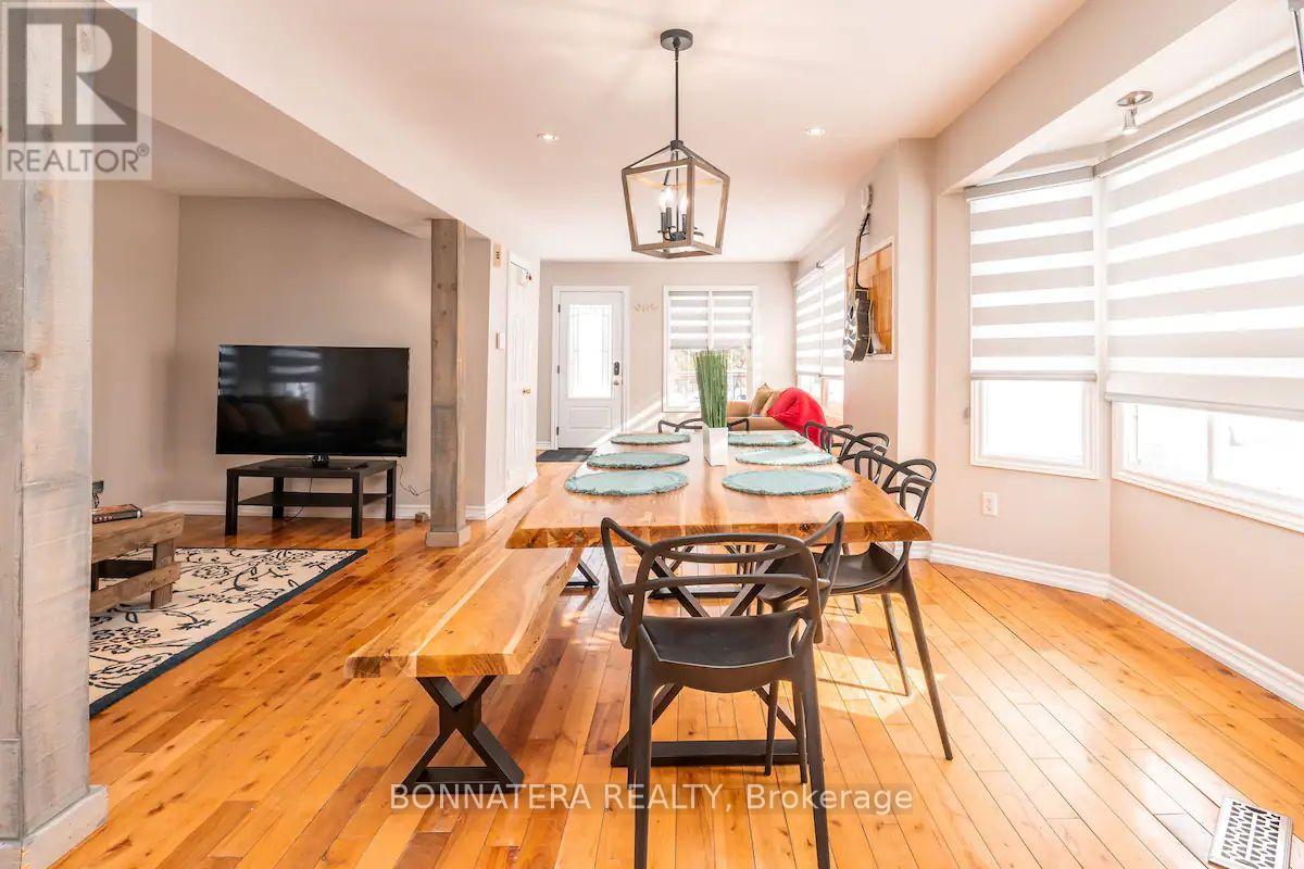 687 Innisfil Beach Road, Innisfil (Alcona), Ontario  L0L 2M0 - Photo 8 - N12763774