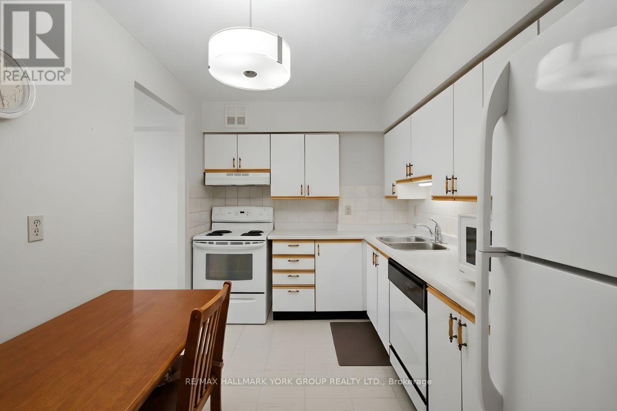 604 - 250 Davis Drive, Newmarket, Ontario  L3Y 7T7 - Photo 9 - N12763794