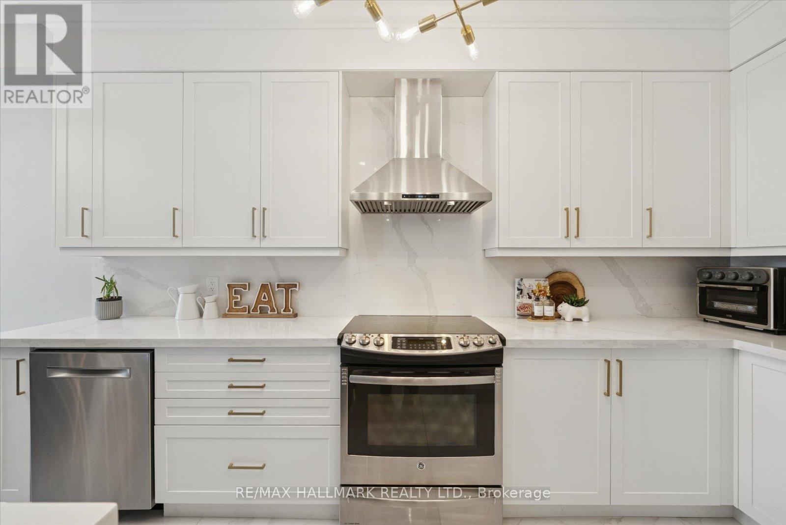 62 Ruffle Lane, Richmond Hill, Ontario  L4E 0W3 - Photo 12 - N12763796