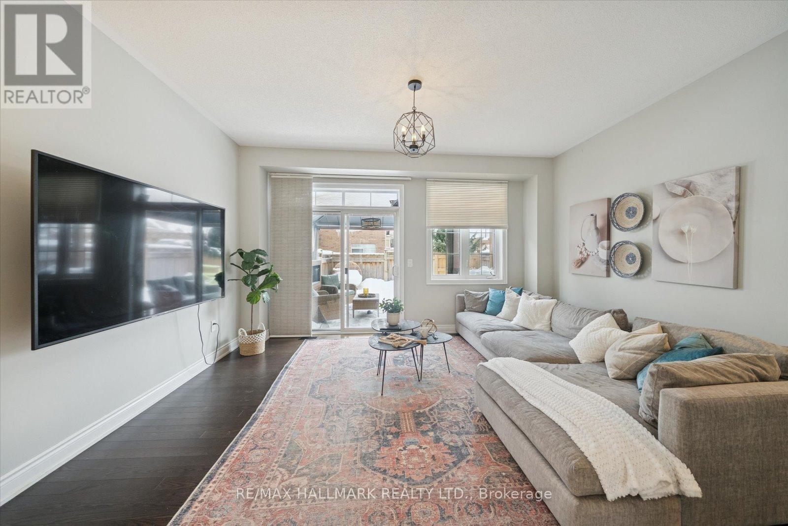 62 Ruffle Lane, Richmond Hill, Ontario  L4E 0W3 - Photo 6 - N12763796