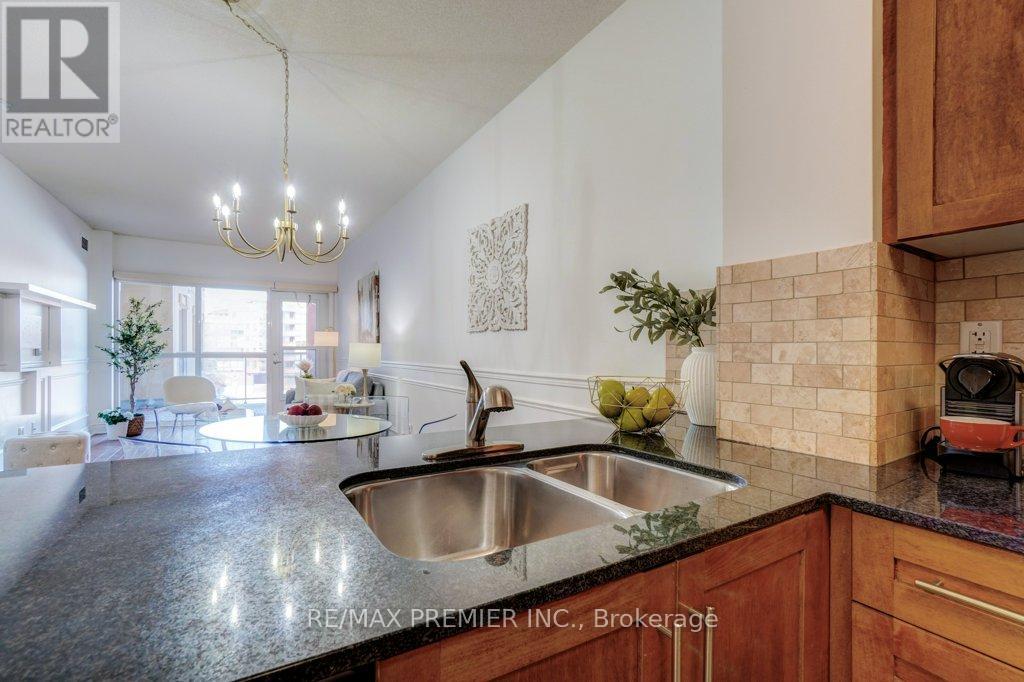 401 - 160 Woodbridge Avenue, Vaughan, Ontario  L4L 0B8 - Photo 11 - N12763930