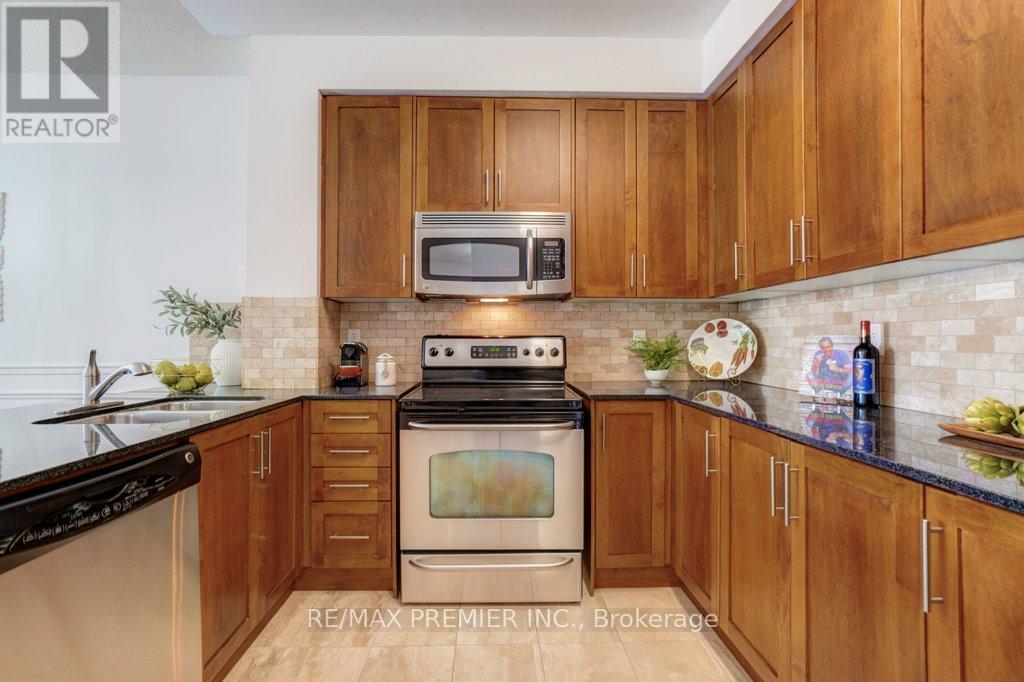 401 - 160 Woodbridge Avenue, Vaughan, Ontario  L4L 0B8 - Photo 8 - N12763930