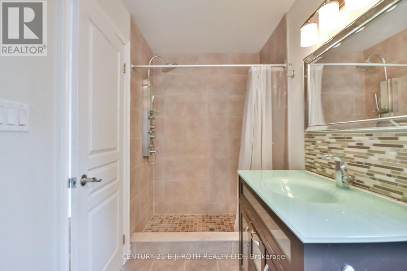 16 Gray Lane, Barrie (South Shore), Ontario  L4N 7T1 - Photo 19 - S12763840