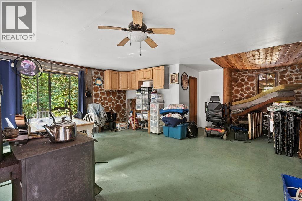 2045 N Rustad Road, Squamish, British Columbia  V0N 3G0 - Photo 9 - R3048122