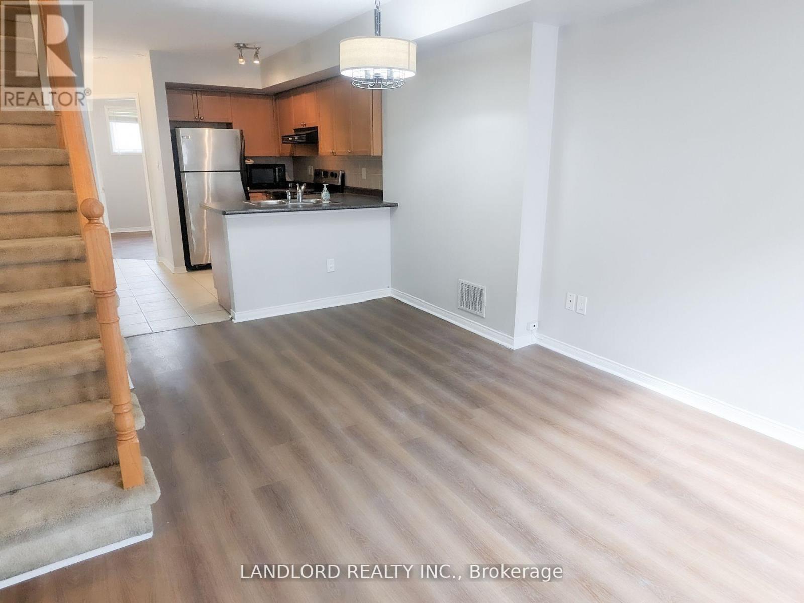 91 - 65 Turntable Crescent, Toronto, Ontario  M6H 4K8 - Photo 5 - W12763746