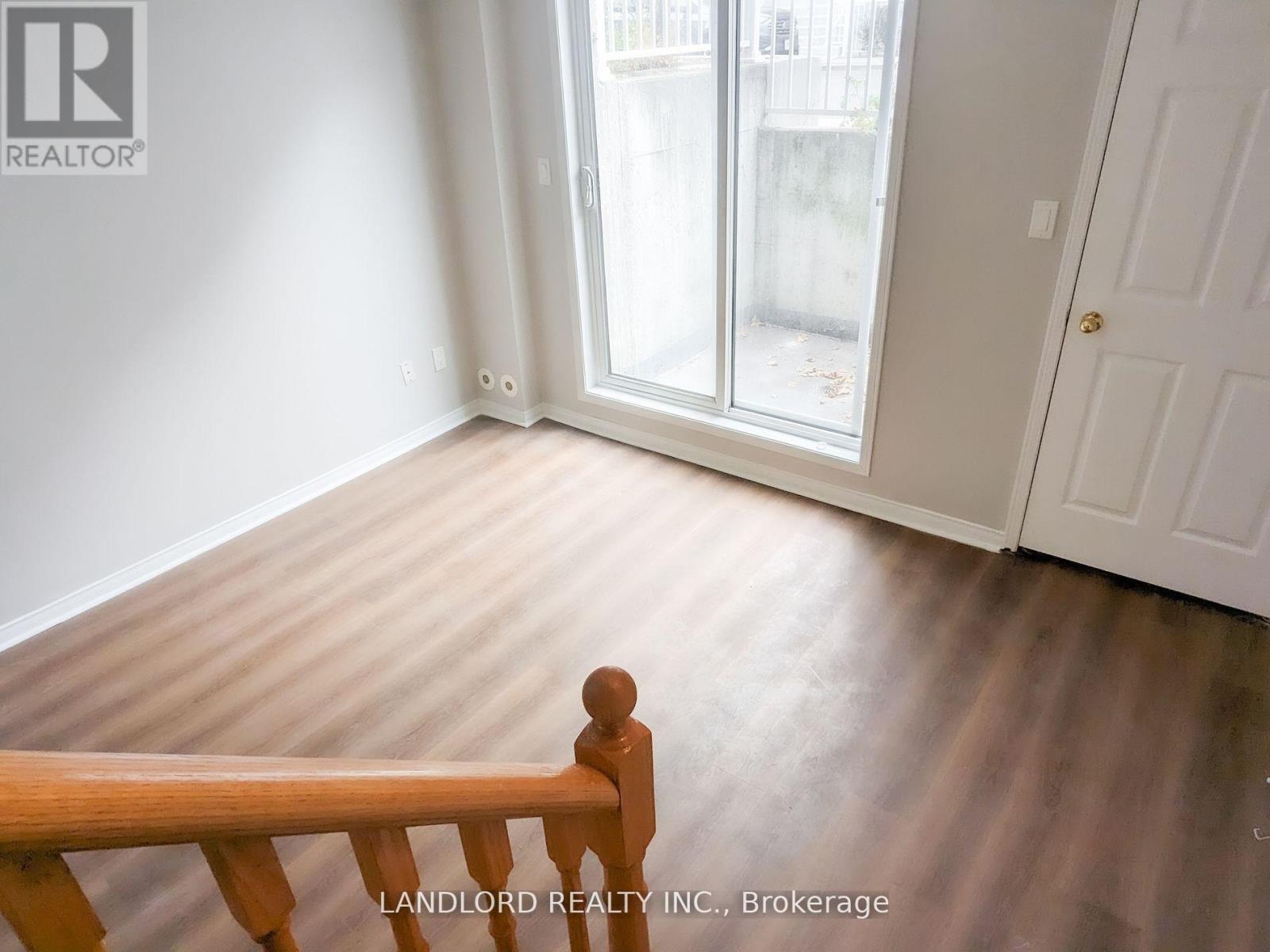 91 - 65 Turntable Crescent, Toronto, Ontario  M6H 4K8 - Photo 6 - W12763746