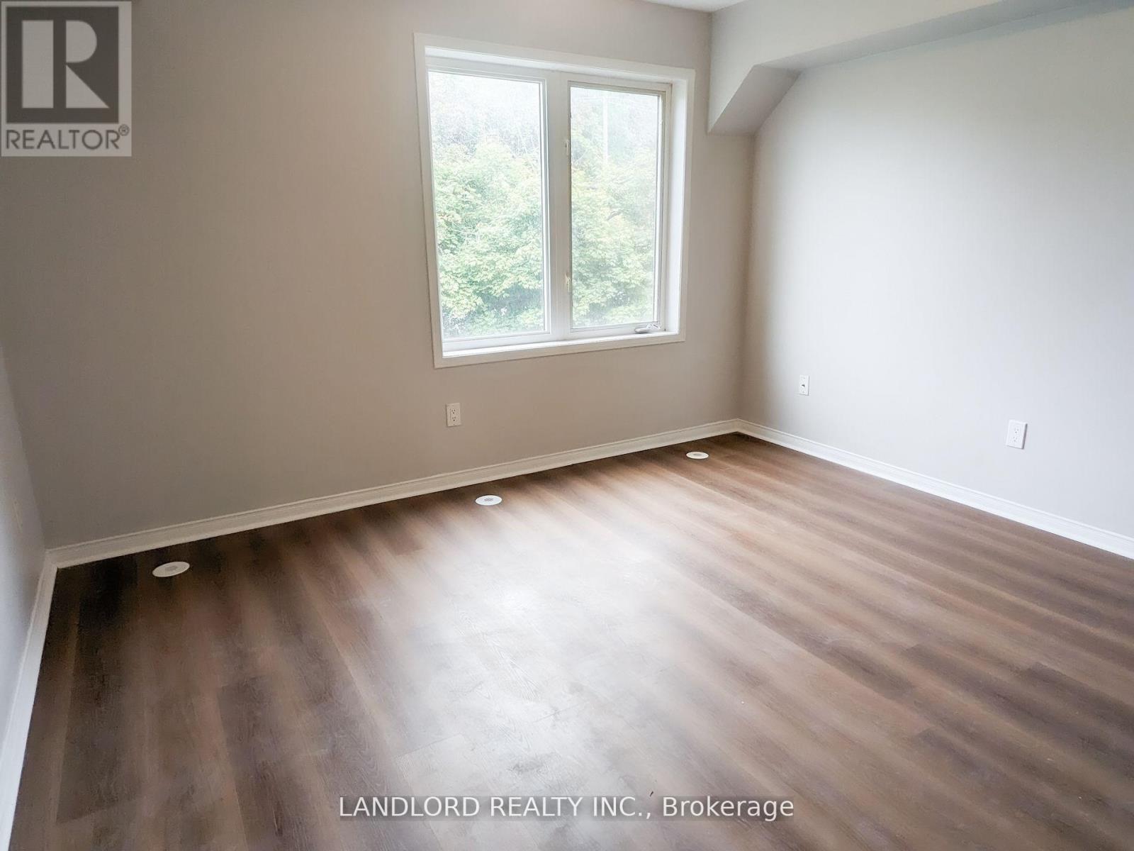 91 - 65 Turntable Crescent, Toronto, Ontario  M6H 4K8 - Photo 9 - W12763746