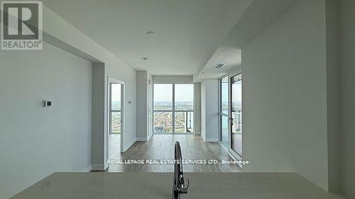 4511 - 430 Square One Drive, Mississauga, Ontario  L5B 0L6 - Photo 10 - W12763782