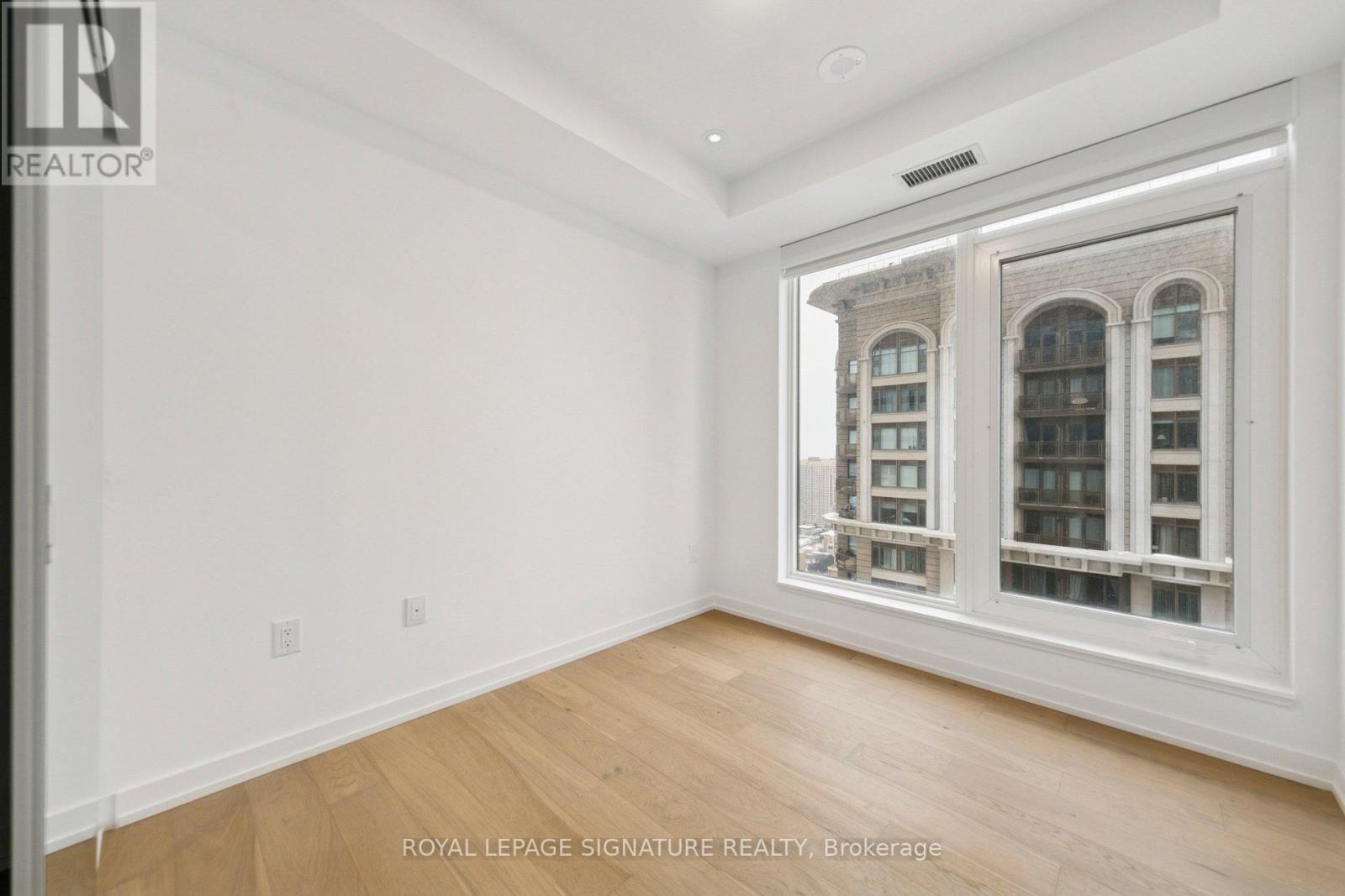 3308 - 395 Square One Drive, Mississauga, Ontario  L5B 0P6 - Photo 11 - W12763810