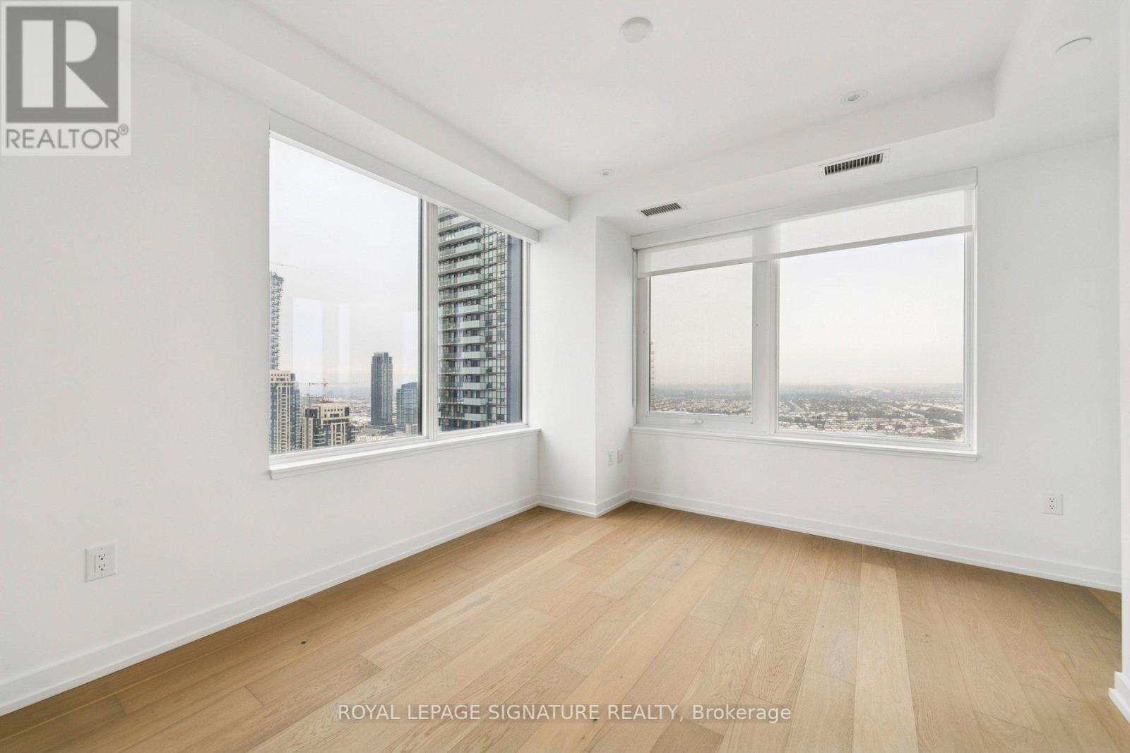 3308 - 395 Square One Drive, Mississauga, Ontario  L5B 0P6 - Photo 9 - W12763810