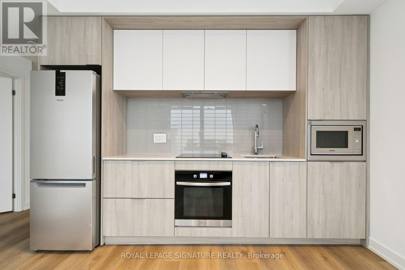 4504 - 395 Square One Drive, Mississauga, Ontario  L5B 0P6 - Photo 8 - W12763826