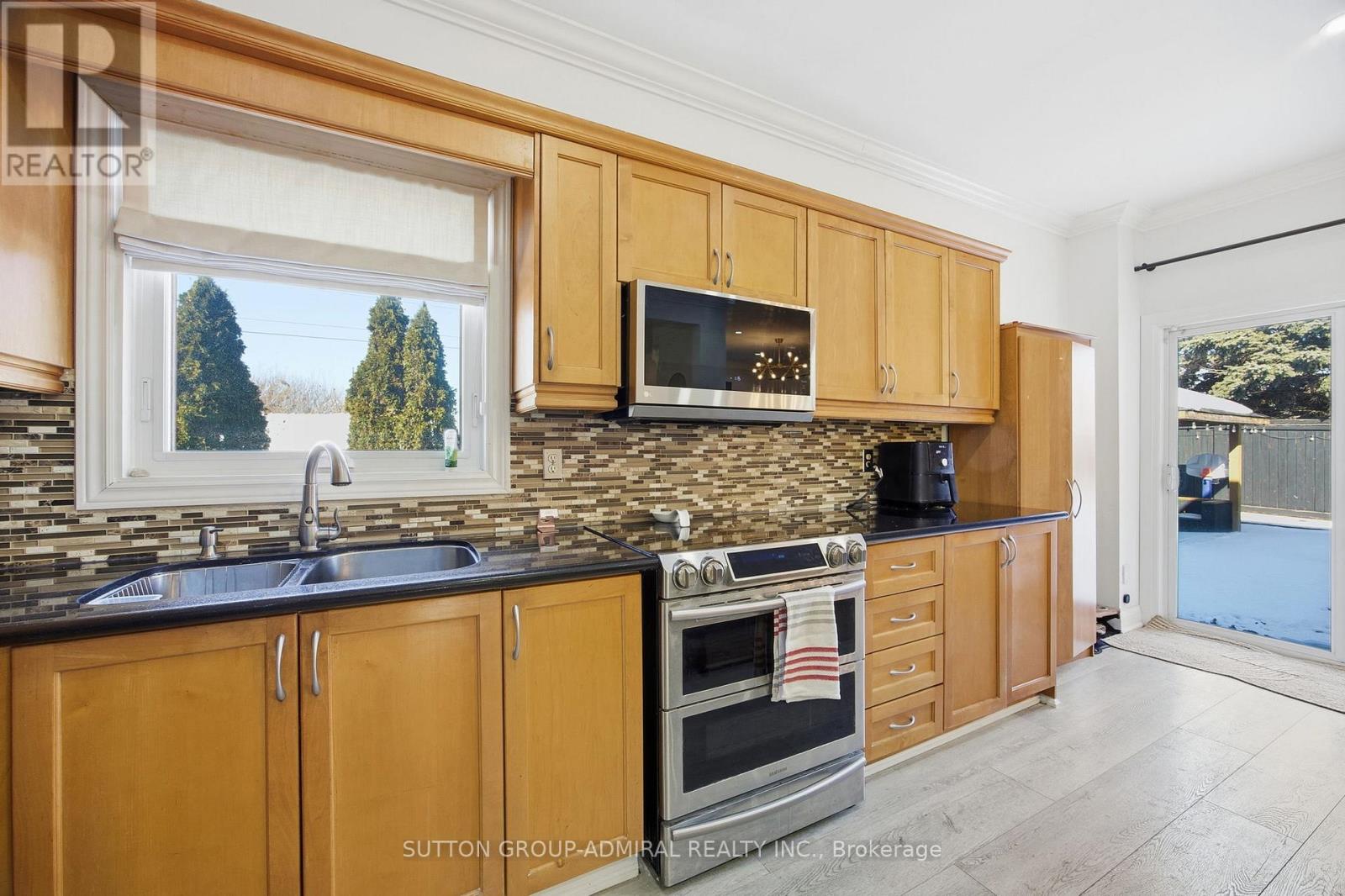 2415 Valley Heights Crescent, Oakville, Ontario  L6H 6X2 - Photo 14 - W12763934