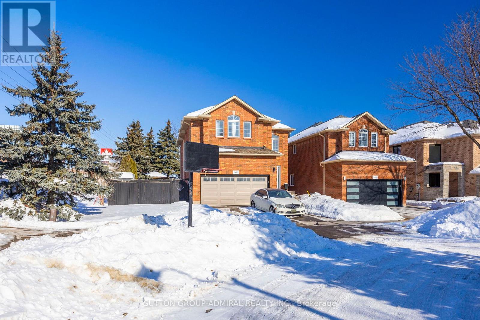 2415 Valley Heights Crescent, Oakville, Ontario  L6H 6X2 - Photo 2 - W12763934