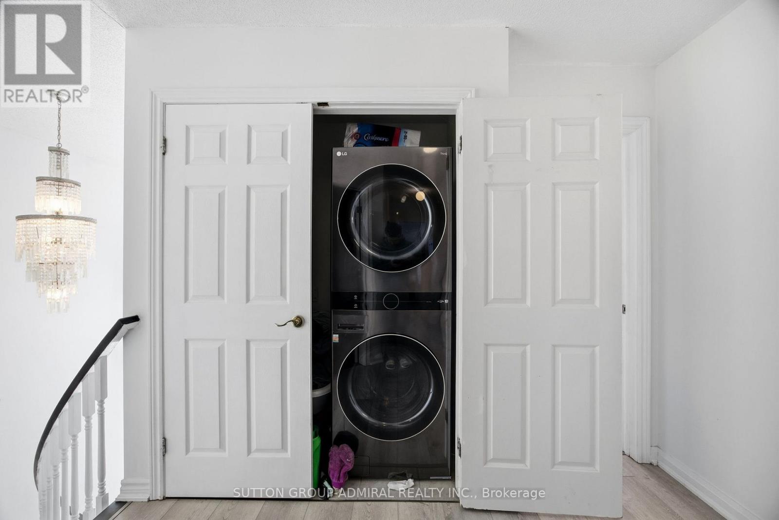 2415 Valley Heights Crescent, Oakville, Ontario  L6H 6X2 - Photo 37 - W12763934