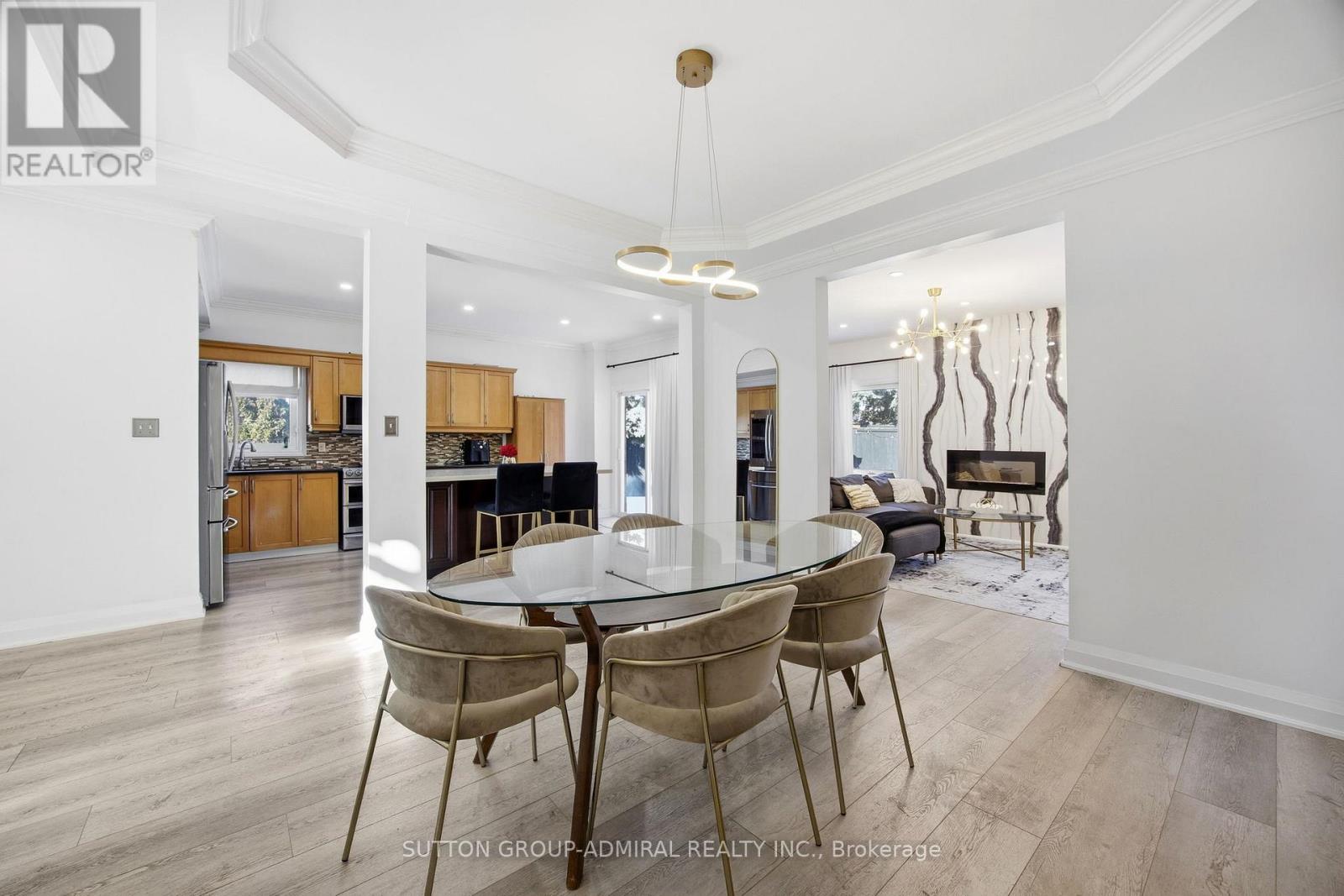 2415 Valley Heights Crescent, Oakville, Ontario  L6H 6X2 - Photo 7 - W12763934