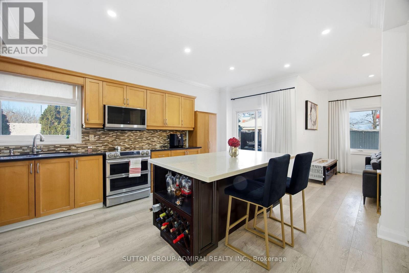 2415 Valley Heights Crescent, Oakville, Ontario  L6H 6X2 - Photo 8 - W12763934