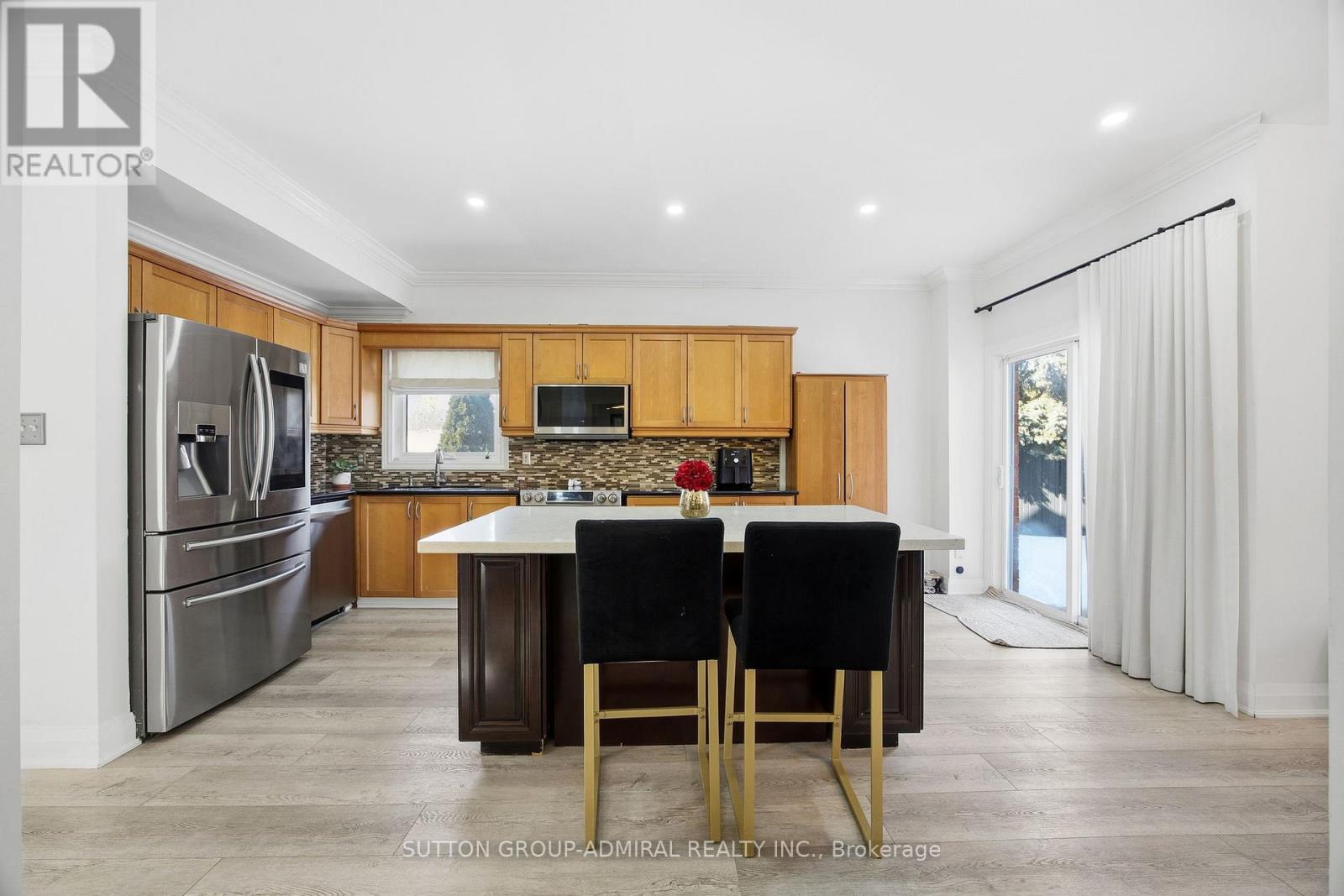 2415 Valley Heights Crescent, Oakville, Ontario  L6H 6X2 - Photo 9 - W12763934