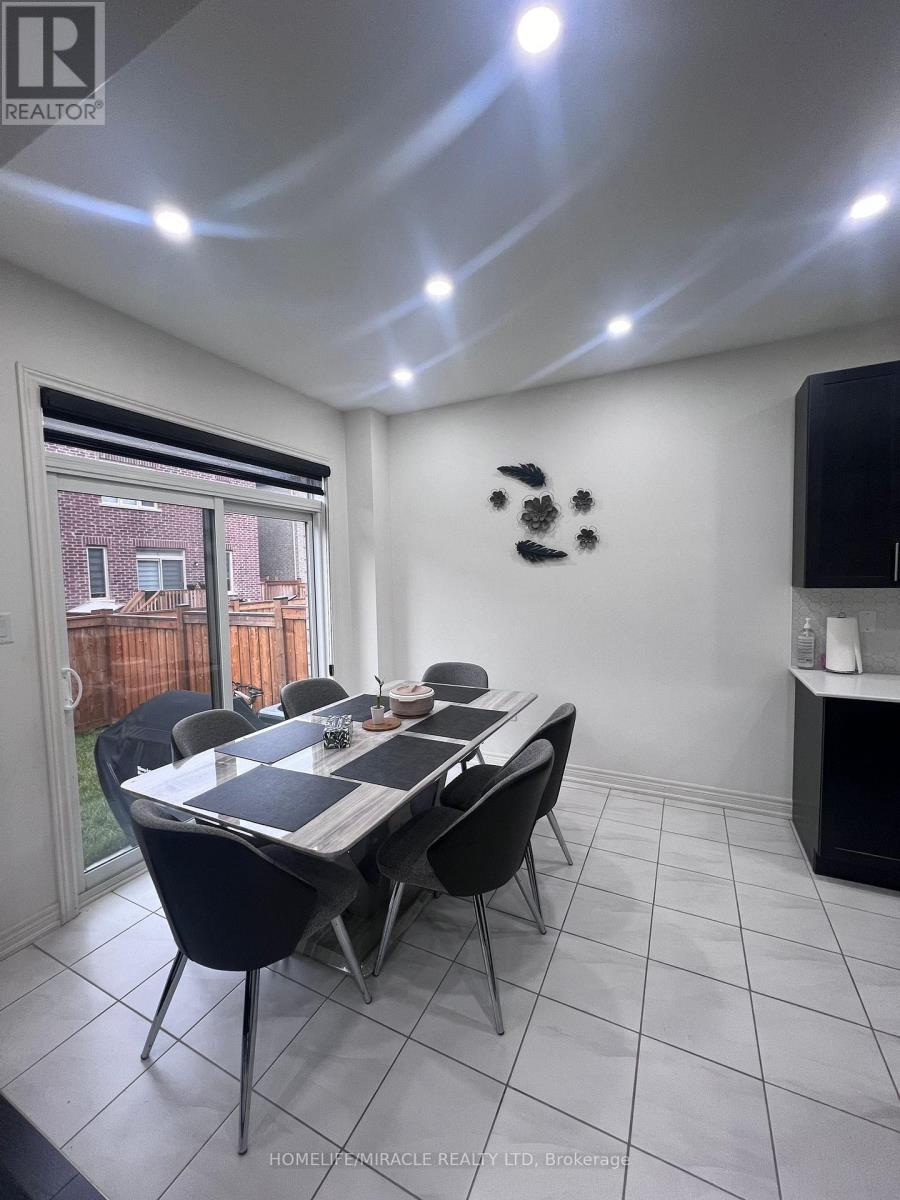 85 Cobriza Crescent, Brampton, Ontario  L7A 5A6 - Photo 11 - W12763972