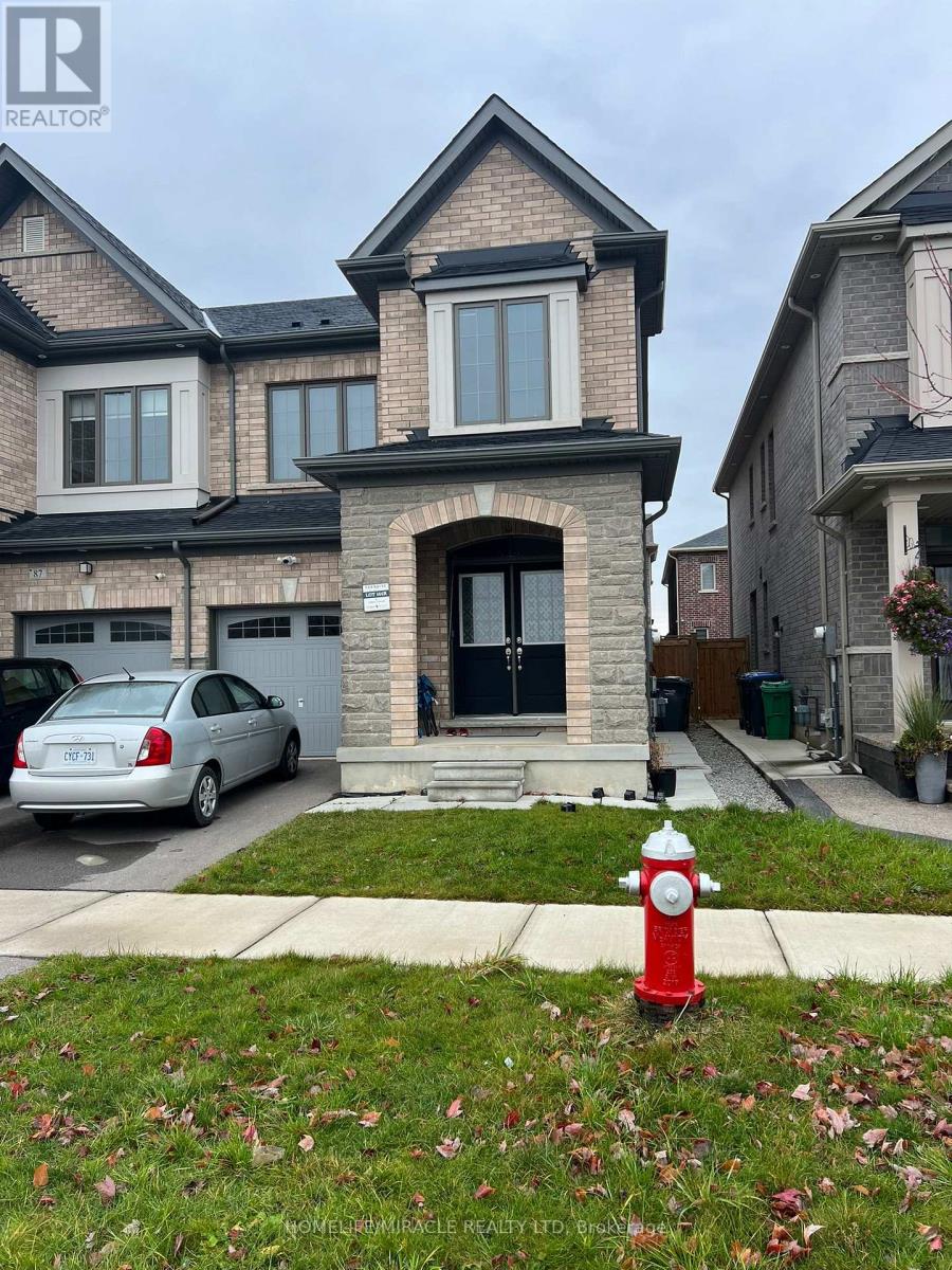 85 Cobriza Crescent, Brampton, Ontario  L7A 5A6 - Photo 2 - W12763972