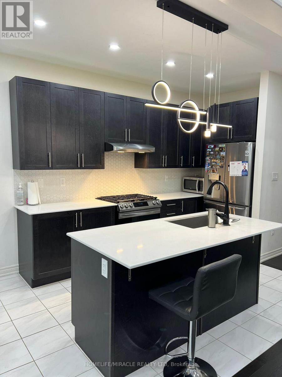 85 Cobriza Crescent, Brampton, Ontario  L7A 5A6 - Photo 9 - W12763972