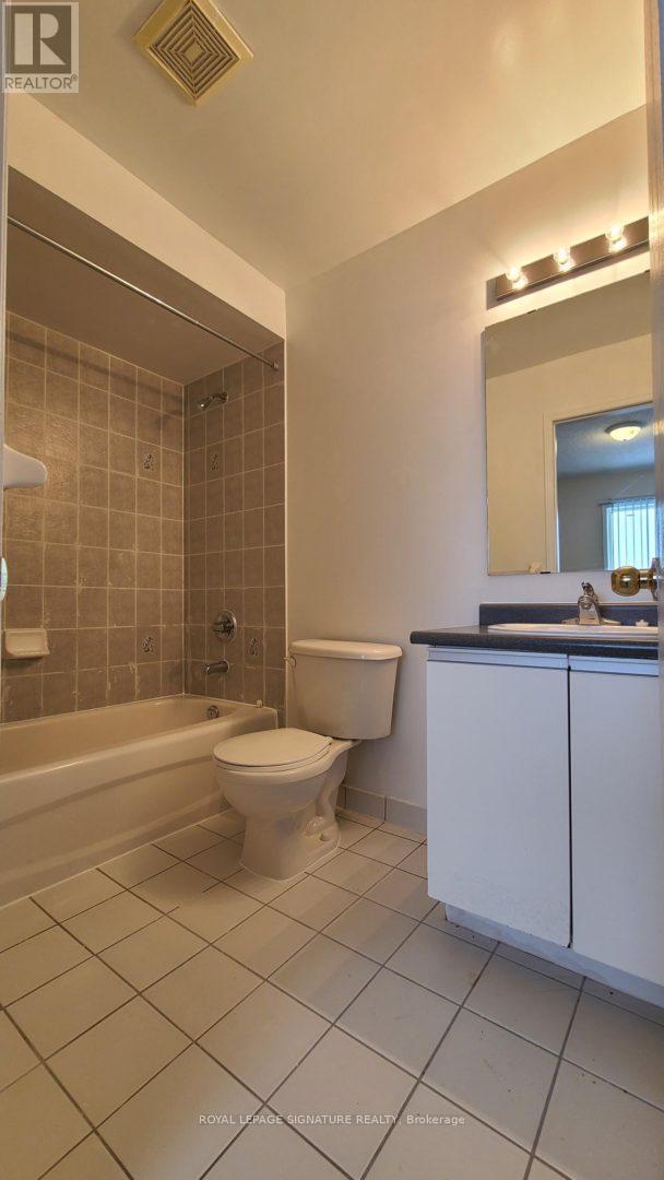 4 - 5 Fairglen Avenue, Brampton, Ontario  L6X 5E8 - Photo 8 - W12763974